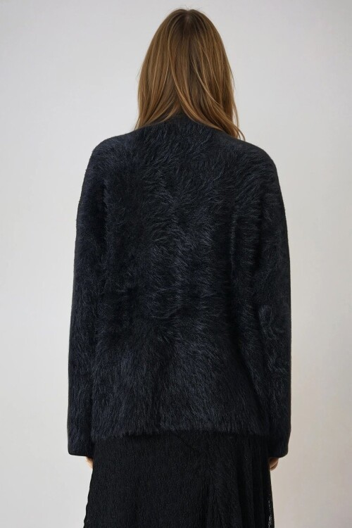 Siyah Bisiklet Yaka Püsküllü Kazak