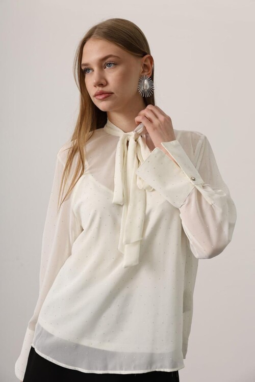 Taş Yapıştırma Detaylı Boyundan Bağlamalı Transparan Gömlek