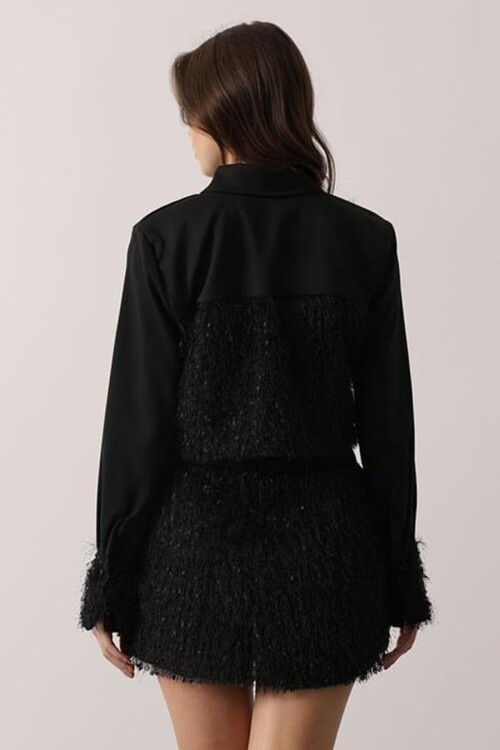 Tüylü Gömlek Detaylı Bluz Ve Mini Etek Takım