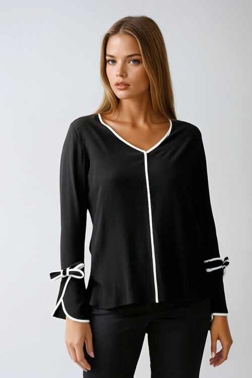 Siyah V Yaka Biyeli Kol Ucu Fiyonk Detaylı Bluz