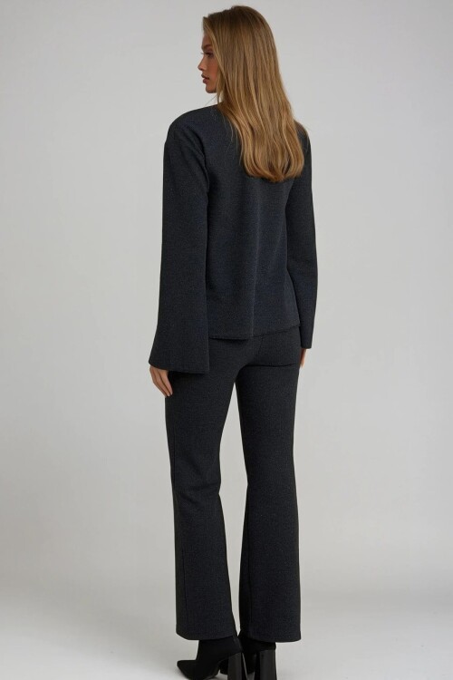 Siyah V Yaka Önü Bağlamalı Uzun Kollu Bluz Ve Lastikli Düz Paça Pantolon Takım