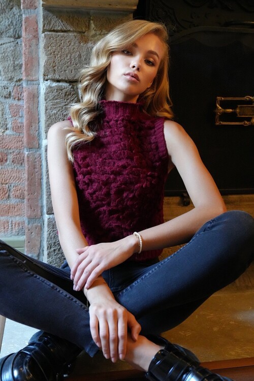 Yarım Balıkçı Yaka Püskül Detaylı Crop Kazak