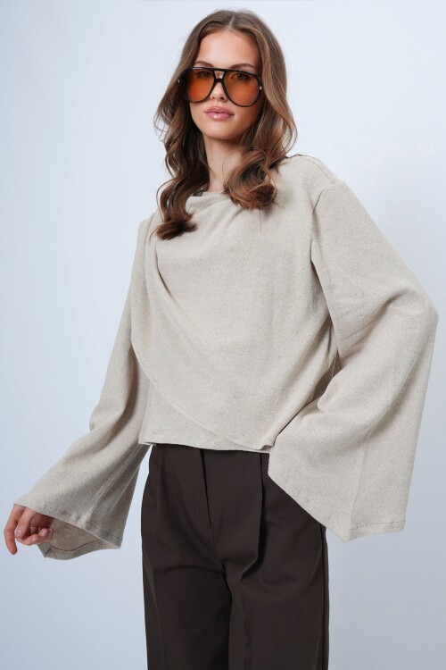 Atkı Detaylı Geniş Kollu Bluz