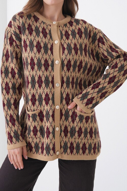 Baklava Desenli Düğmeli Cepli Triko Hırka