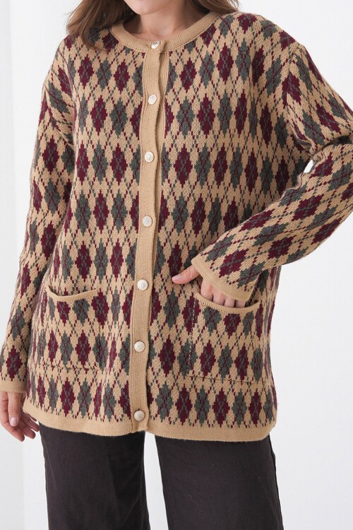 Baklava Desenli Düğmeli Cepli Triko Hırka