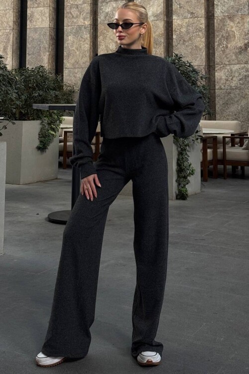 Balıkçı Yaka Triko Oversize Sweatshirt ve Palazzo Pantolon Takım