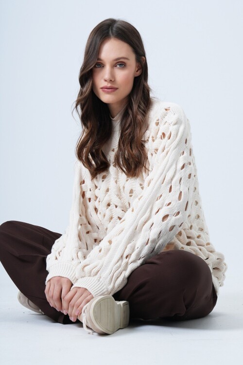 Bisiklet Yaka Ajurlu Triko Kazak