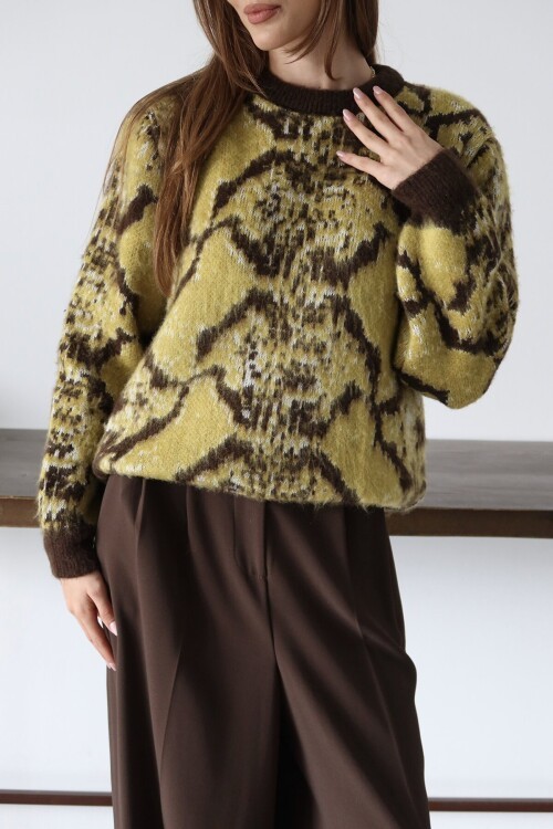 Bisiklet Yaka Desenli Triko Kazak