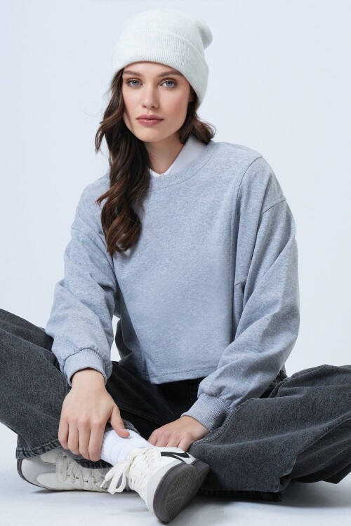 Bisiklet Yaka Dikiş Detaylı Crop Sweatshirt