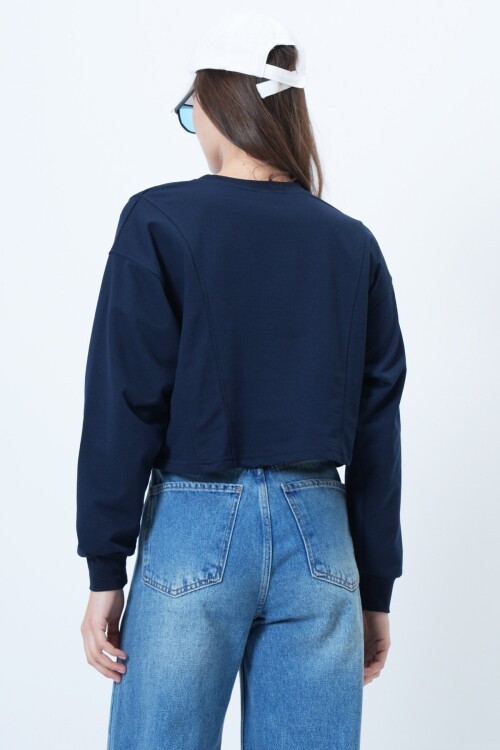 Bisiklet Yaka Dikiş Detaylı Crop Sweatshirt