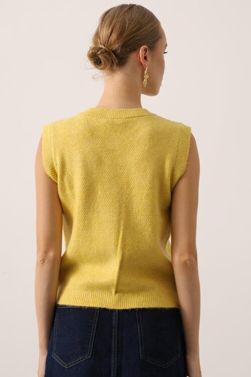 Bisiklet Yaka Düğmeli Kolsuz Triko Bluz