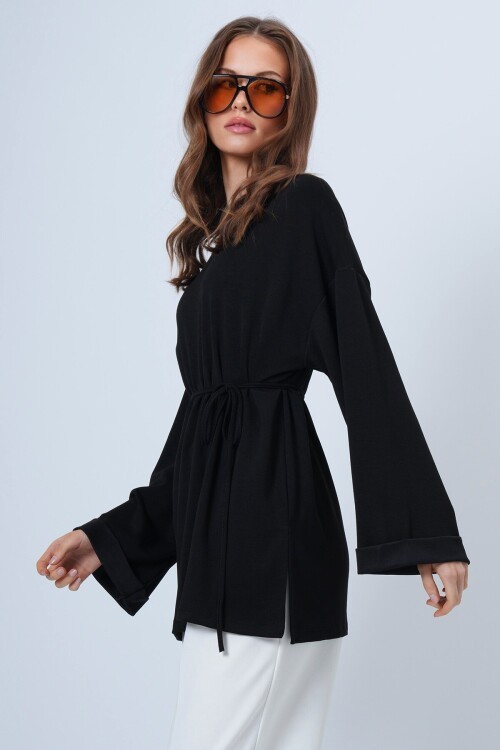 Bisiklet Yaka Duble Kol Yanı Yırtmaçlı Bluz