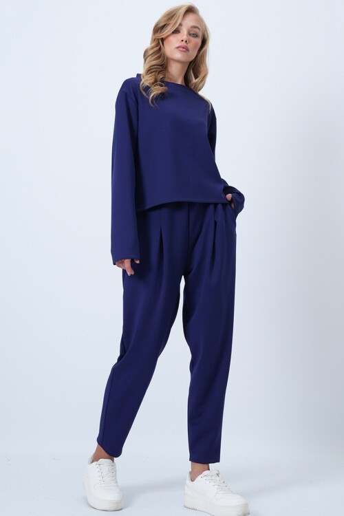Bisiklet Yaka Geniş Kesim Bluz Ve Önü Plileli Çift Cepli Pantolon Takım