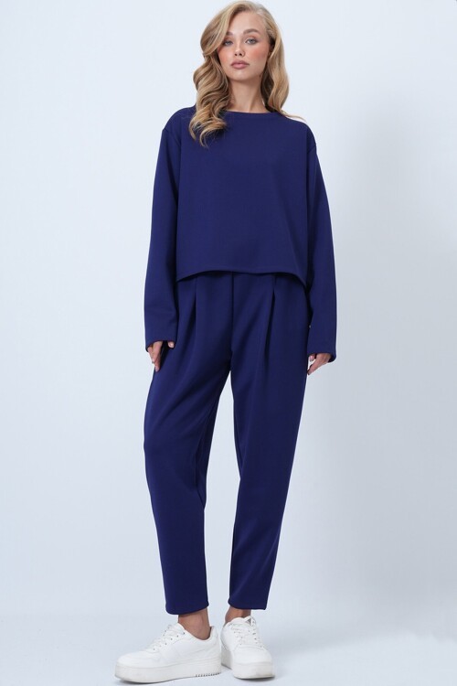 Bisiklet Yaka Geniş Kesim Bluz Ve Önü Plileli Çift Cepli Pantolon Takım