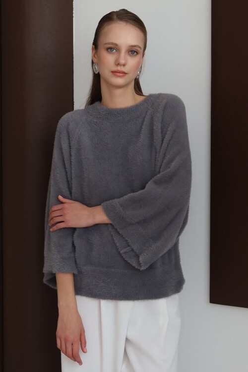 Bisiklet Yaka Geniş Kollu Yumoş Kazak