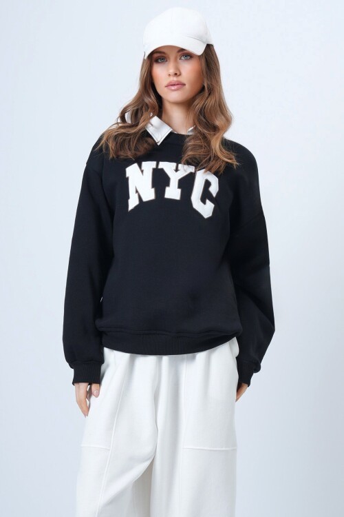 Bisiklet Yaka Nakışlı Ribanalı Uzun Kollu İçi Şardonlu 3 İplik Sweatshirt