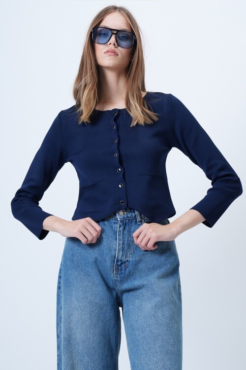 Bisiklet Yaka Önü Düğmeli Triko Bluz