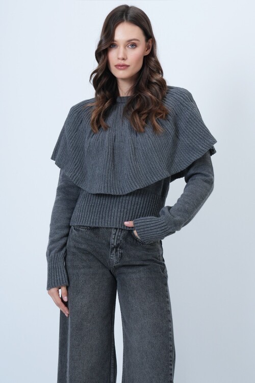 Bisiklet Yaka Pelerin Detaylı Fitilli Triko Kazak