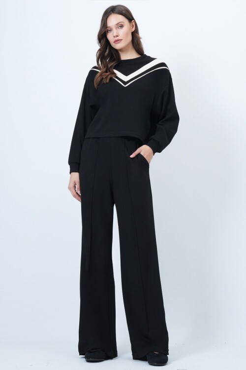 Bisiklet Yaka Şerit Detaylı Bluz ve Geniş Paça Pantolon Takım