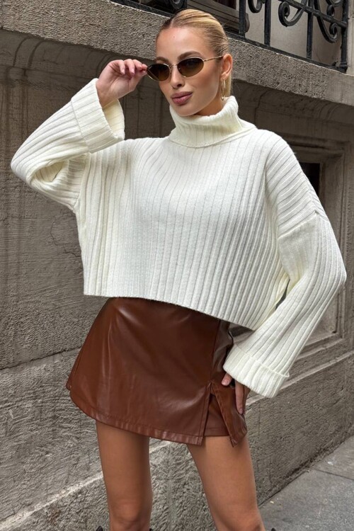 Boğazlı Fitilli Crop Triko Kazak