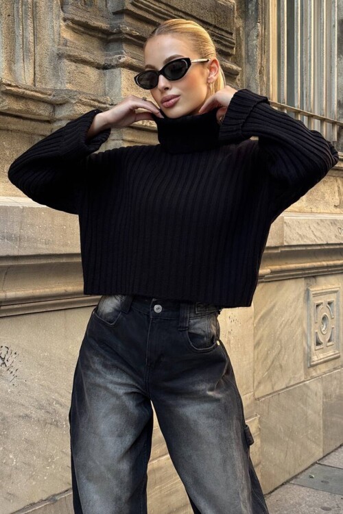 Boğazlı Fitilli Crop Triko Kazak