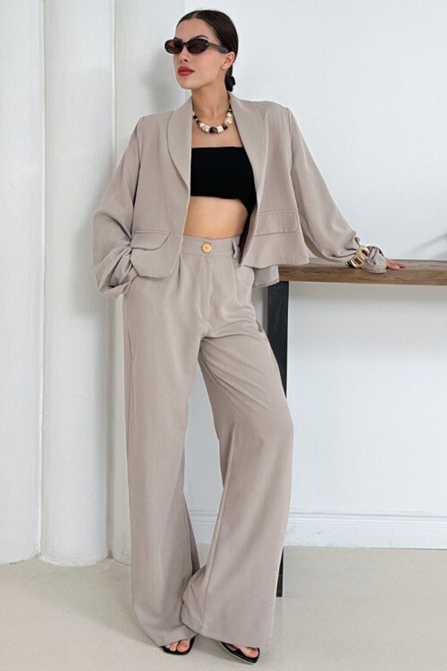 Cep Aksesuarlı Crop Astarlı Ceket Ve Çift Cepli Pantolon Takım