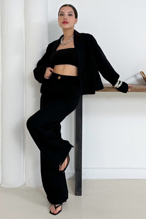 Cep Aksesuarlı Crop Astarlı Ceket Ve Çift Cepli Pantolon Takım