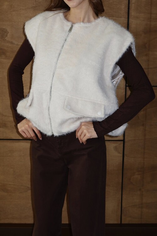 Cep Detaylı Püsküllü Fermaur Kapamalı Yelek