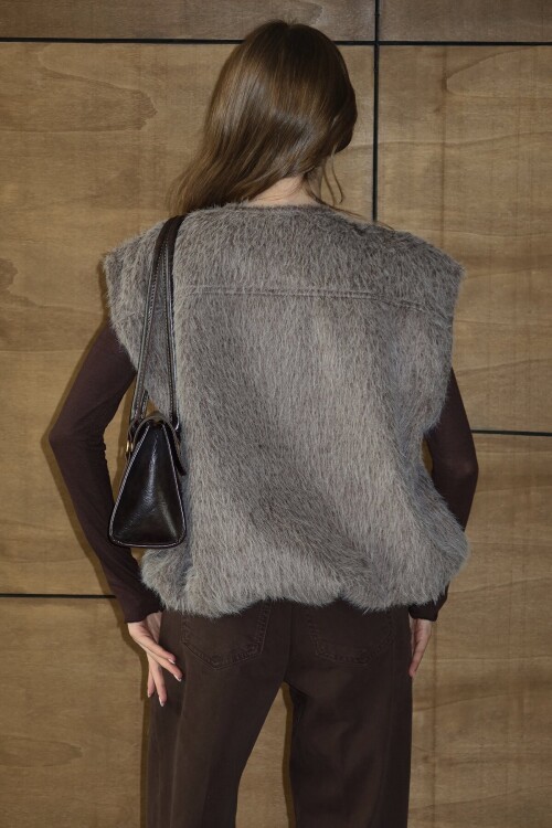 Cep Detaylı Püsküllü Fermaur Kapamalı Yelek