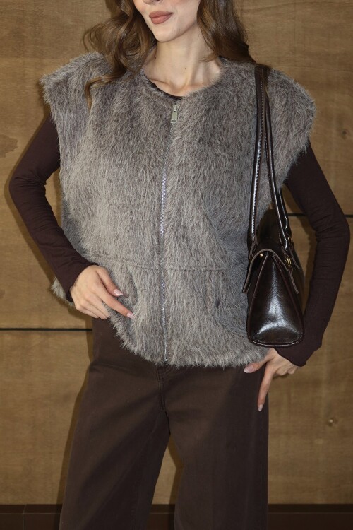 Cep Detaylı Püsküllü Fermaur Kapamalı Yelek