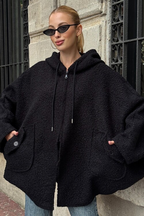 Çift Cepli Asimetrik Kesim Yarasa Kol Kapüşonlu Kaşe Kaban