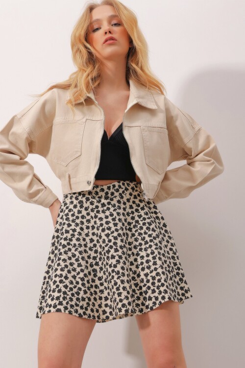 Çift Cepli Fermuarlı Crop Denim Ceket