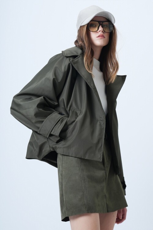 Çift Cepli düğme Kapamalı Kısa Trençkot