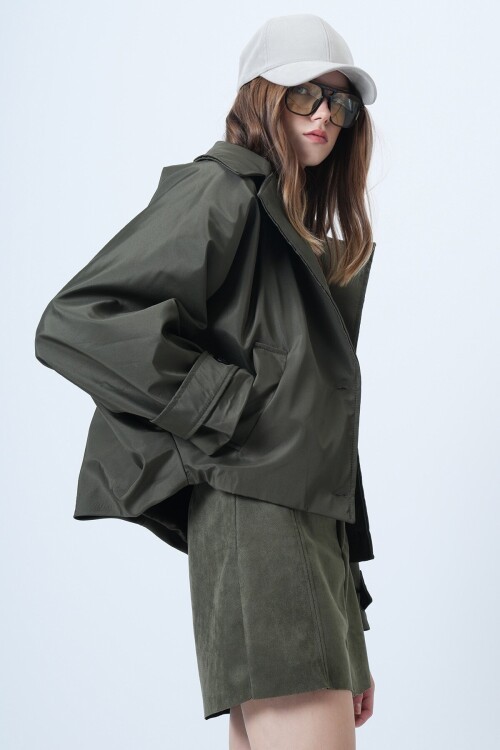 Çift Cepli düğme Kapamalı Kısa Trençkot