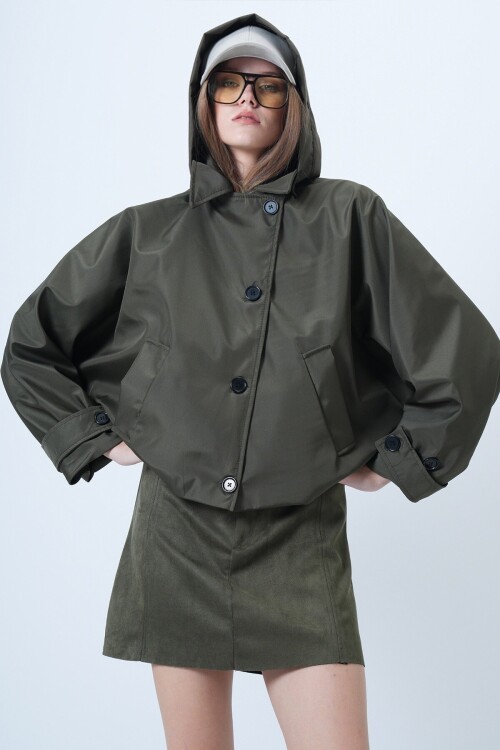 Çift Cepli düğme Kapamalı Kısa Trençkot