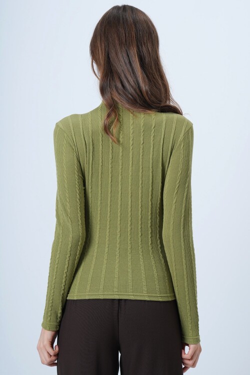 Dik Yaka Ajurlu Likralı Triko Kumaş Bluz