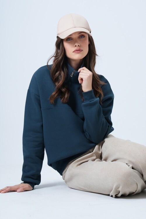 Dik Yaka Yarım Fermuarlı Çımalı Sweatshirt