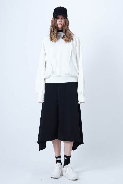 Dikiş Detaylı Oversize Tasarım Sweatshırt