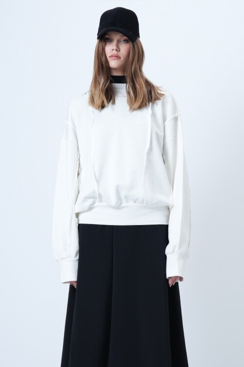 Dikiş Detaylı Oversize Tasarım Sweatshırt