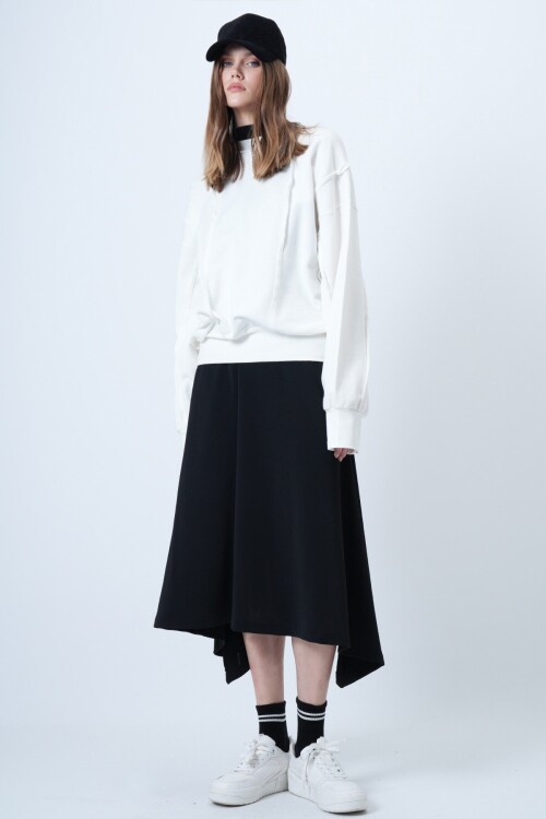 Dikiş Detaylı Oversize Tasarım Sweatshırt