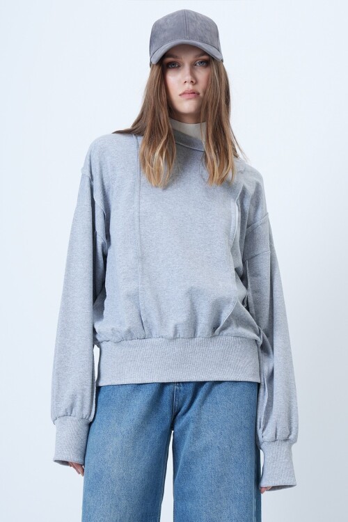 Dikiş Detaylı Oversize Tasarım Sweatshırt