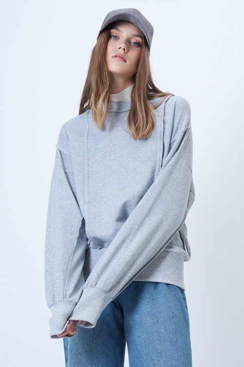 Dikiş Detaylı Oversize Tasarım Sweatshırt