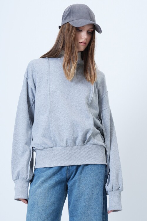 Dikiş Detaylı Oversize Tasarım Sweatshırt