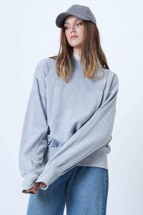 Dikiş Detaylı Oversize Tasarım Sweatshırt