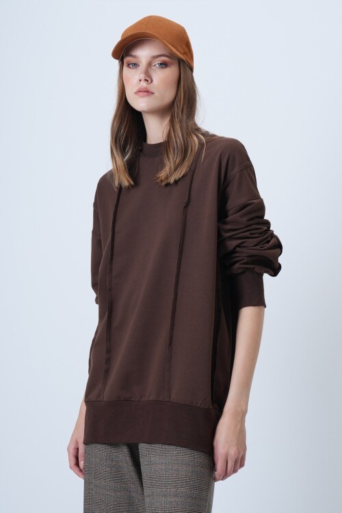 Dikiş Detaylı Oversize Tasarım Sweatshırt