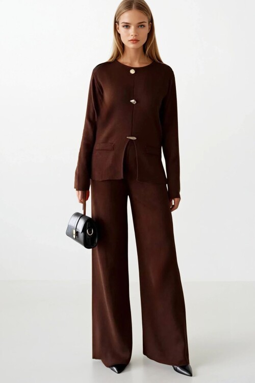 Düğme Detaylı Uzun Kollu Fit Bluz ve Yüksek Bel Pantolon Triko Takım