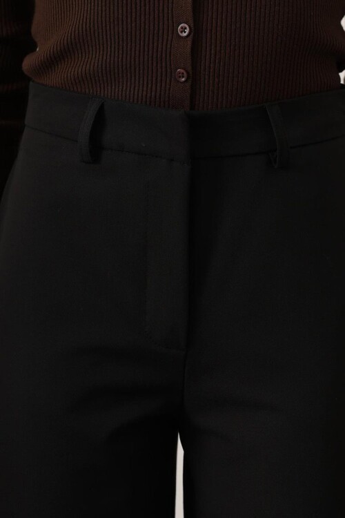 Düğme Kapamalı Çift Cepli Palazzo Pantolon