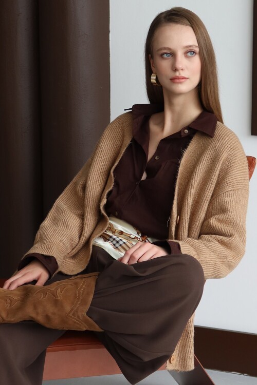 Düğme Kapamalı Fitilli Uzun Triko Hırka