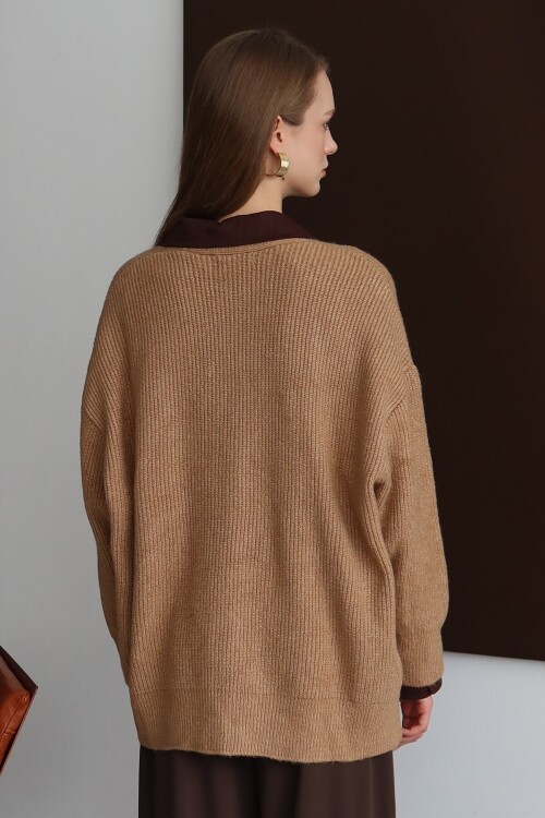 Düğme Kapamalı Fitilli Uzun Triko Hırka