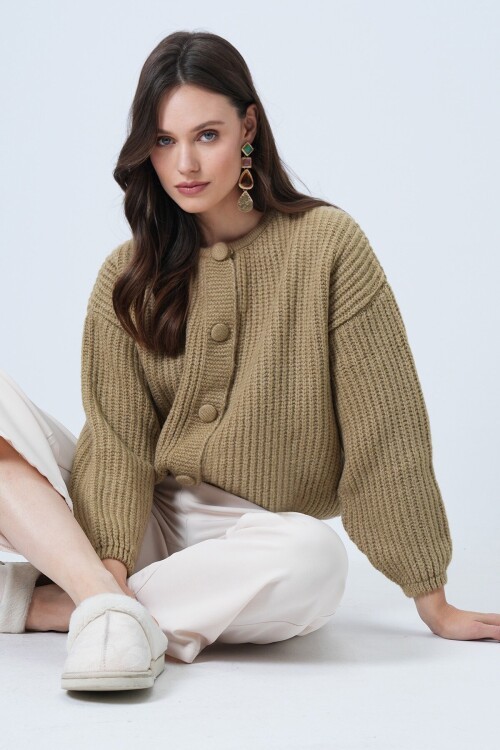 Düğmeli Bisiklet Yaka Fitilli Triko Hırka